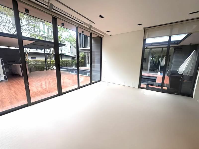Bungalow with Pool in D10 ✧ Near Schools & the City, Coronation Road, Victoria Park, Rebecca Road, 7 Bedrooms, 11,000 sqft, Bungalow House For Rent, by Brenda Zee (徐黎倫), 500176864 - Living / Dining - PropertyGuru.com.sg
