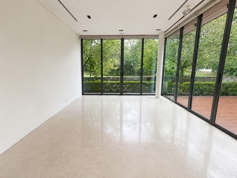 Bungalow with Pool in D10 ✧ Near Schools & the City, Coronation Road, Victoria Park, Rebecca Road, 7 Bedrooms, 11,000 sqft, Bungalow House For Rent, by Brenda Zee (徐黎倫), 500176864 - Living Room - PropertyGuru.com.sg