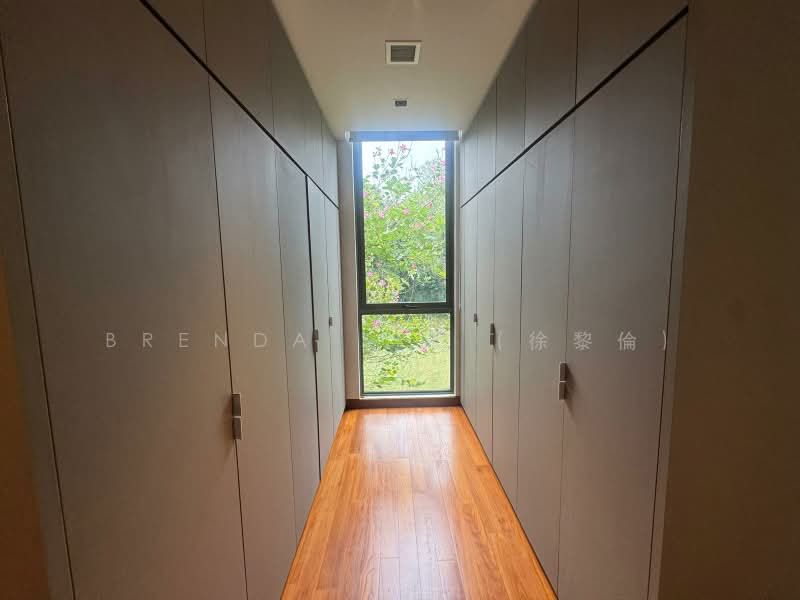 Bungalow with Pool in D10 ✧ Near Schools & the City, Coronation Road, Victoria Park, Rebecca Road, 7 Bedrooms, 11,000 sqft, Bungalow House For Rent, by Brenda Zee (徐黎倫), 500176864 - Walk-in Wardrobe - PropertyGuru.com.sg