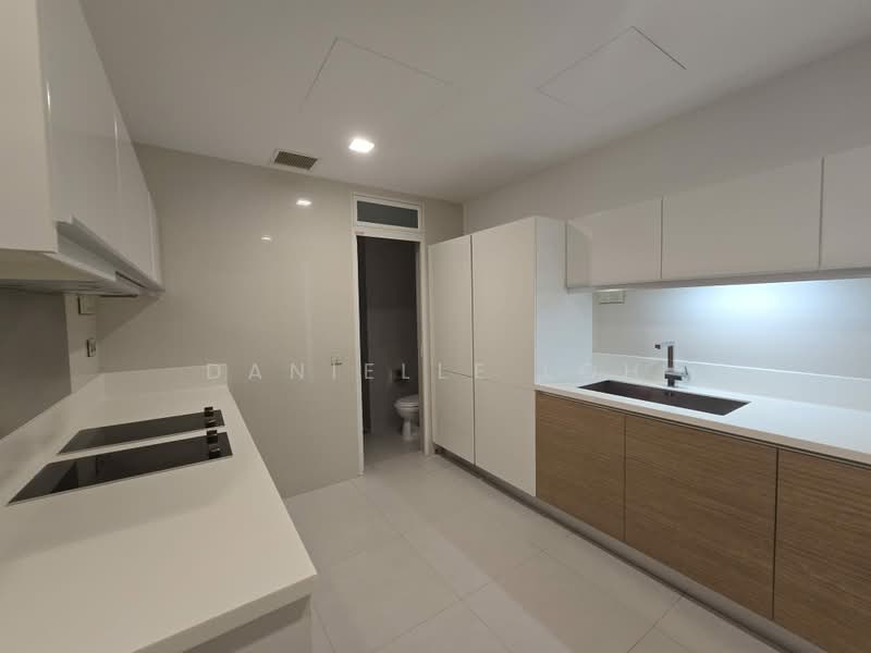 Marina Bay Residences, 18 Marina Boulevard, 4 Bedrooms, 3,973 sqft, Condominium For Rent, by Danielle Loh, 500176870 - Kitchen - PropertyGuru.com.sg