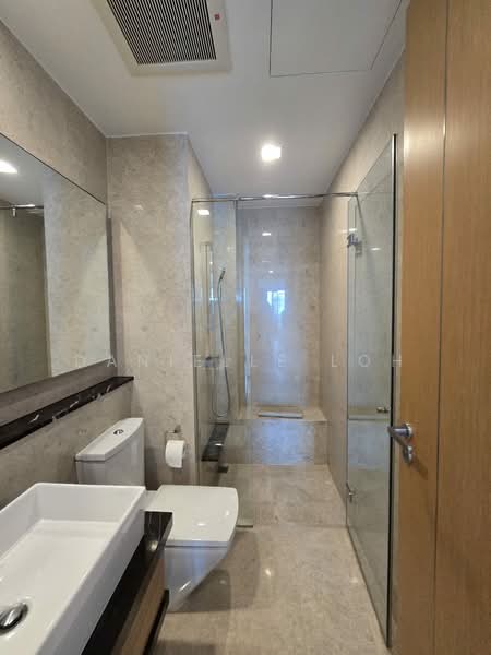 Marina Bay Residences, 18 Marina Boulevard, 4 Bedrooms, 3,973 sqft, Condominium For Rent, by Danielle Loh, 500176870 - Bathroom - PropertyGuru.com.sg