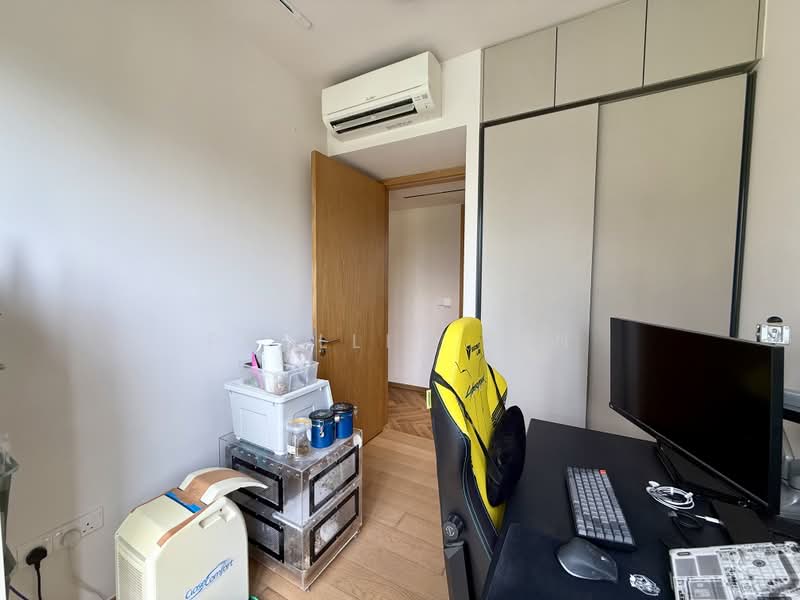 Midwood, 8 Hillview Rise, 3 Bedrooms, 990 sqft, Condominium For Sale, by Phyllis Tan, 500176880 - Bedroom 2 - PropertyGuru.com.sg