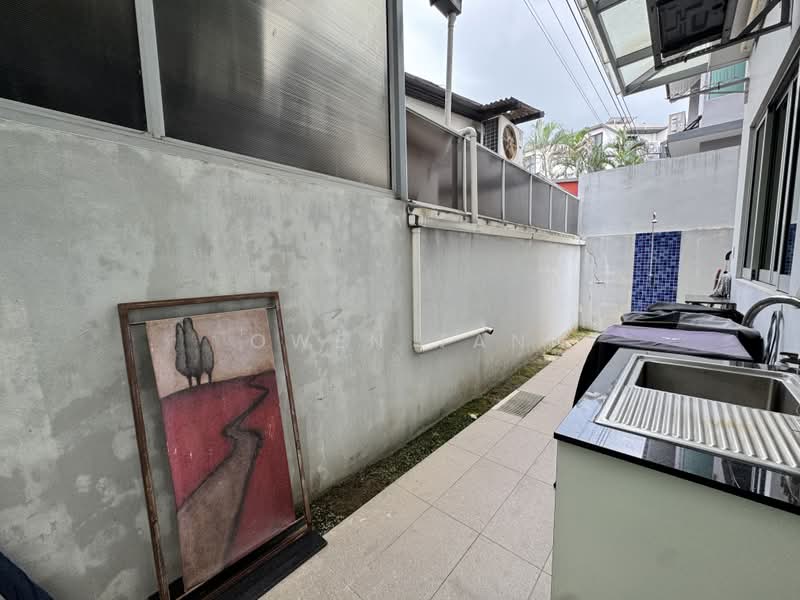 Serangoon Garden Estate, 81 Bridport Avenue, 2 Bedrooms, 1,500 sqft, Terraced House For Rent, by Owen Tan, 500176882 - Back Yard - PropertyGuru.com.sg
