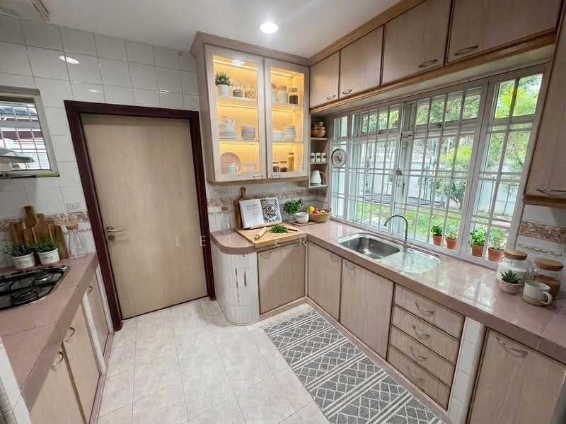 Nex MRT 3-Sty Corner Semi-D (Land 3455 sqf), Serangoon (near Nex Shopping MRT), 5 Bedrooms, 3,600 sqft, Semi-Detached House For Sale, by Lester T., 500176886 - Kitchen - PropertyGuru.com.sg
