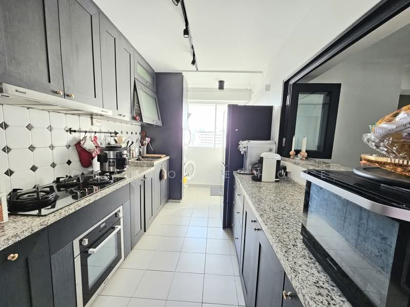 113D McNair Towers, 113D Mcnair Road, 3 Bedrooms, 1,001 sqft, HDB Flat For Sale, by Charlotte Howe, 500176888 - Kitchen - PropertyGuru.com.sg