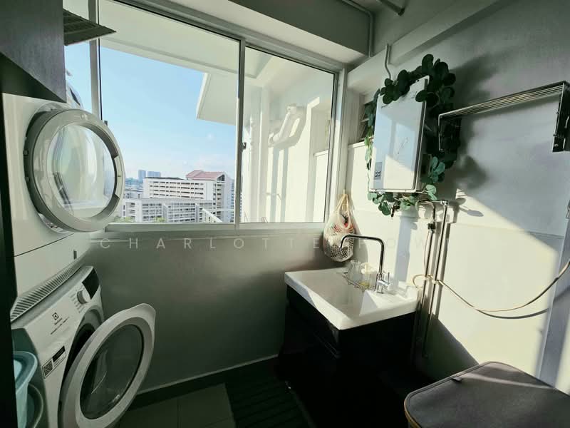 113D McNair Towers, 113D Mcnair Road, 3 Bedrooms, 1,001 sqft, HDB Flat For Sale, by Charlotte Howe, 500176888 - Yard - PropertyGuru.com.sg