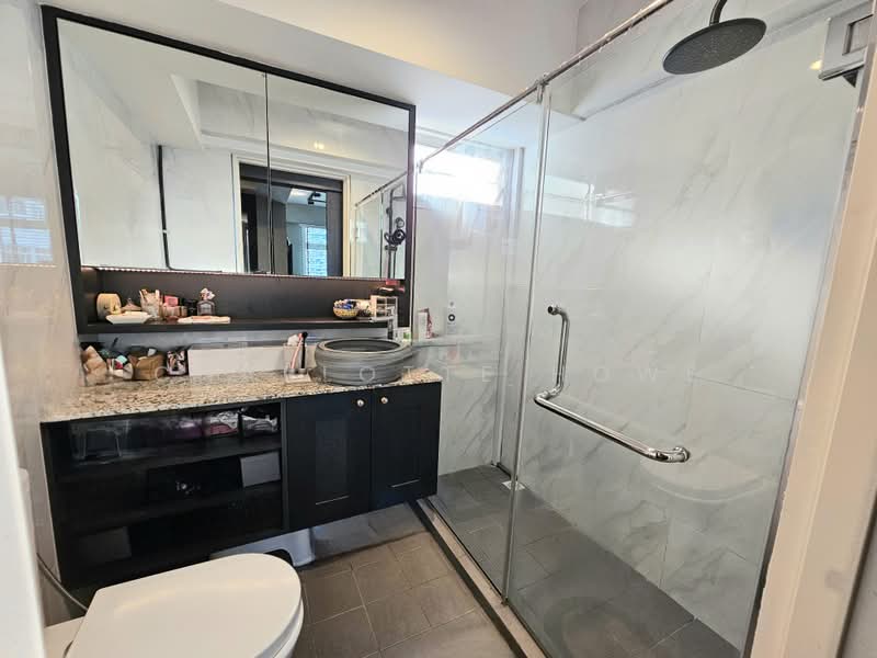 113D McNair Towers, 113D Mcnair Road, 3 Bedrooms, 1,001 sqft, HDB Flat For Sale, by Charlotte Howe, 500176888 - Bathroom - PropertyGuru.com.sg