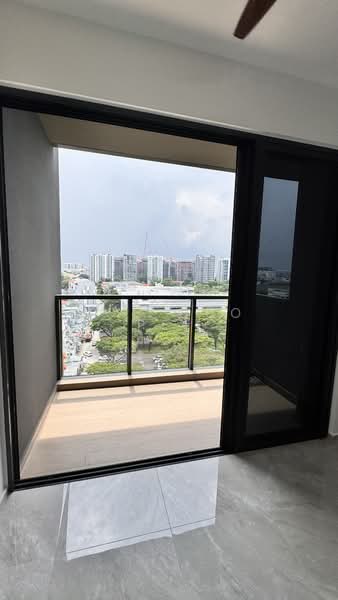 Tembusu Grand, 94 Jalan Tembusu, 1 Bedroom, 527 sqft, Condominium For Rent, by Loh Guo Pei, 500176897 - Balcony - PropertyGuru.com.sg