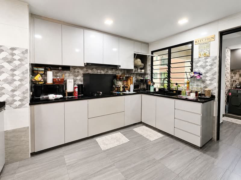 Woodsvale, 1 Woodlands Drive 72, 3 Bedrooms, 1,313 sqft, Condominium For Sale, by Adam K, 500176901 - Kitchen - PropertyGuru.com.sg
