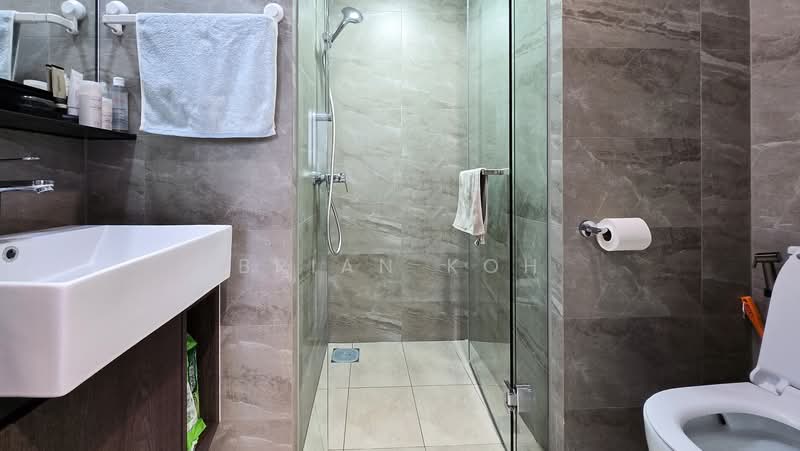 Riverfront Residences, 49 Hougang Avenue 7, 3 Bedrooms, 872 sqft, Condominium For Sale, by Brian Koh, 500176902 - Bathroom - PropertyGuru.com.sg