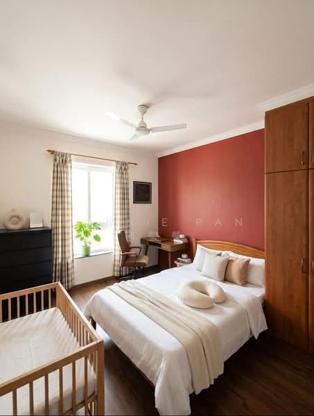 Rivervale Crest, 5 Rivervale Crescent, 2 Bedrooms, 990 sqft, Condominium For Sale, by Connie Pan 潘瑩瑩, 500176905 - Bedroom - PropertyGuru.com.sg