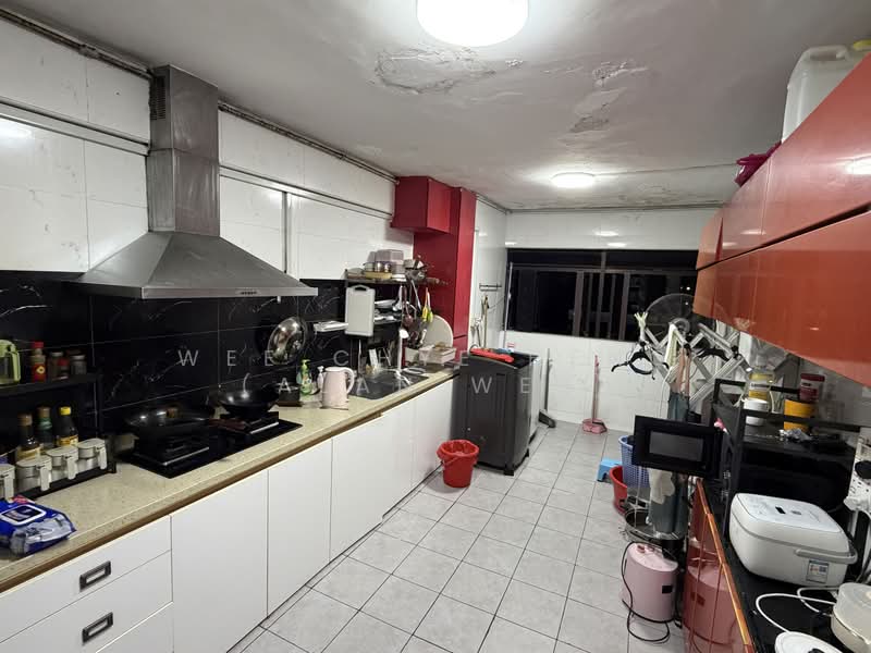 211 Jurong East Street 21, 211 Jurong East Street 21, 3 Bedrooms, 1,011 sqft, HDB Flat For Sale, by Wee Chye Heng (Alan Wee), 500176906 - Kitchen - PropertyGuru.com.sg