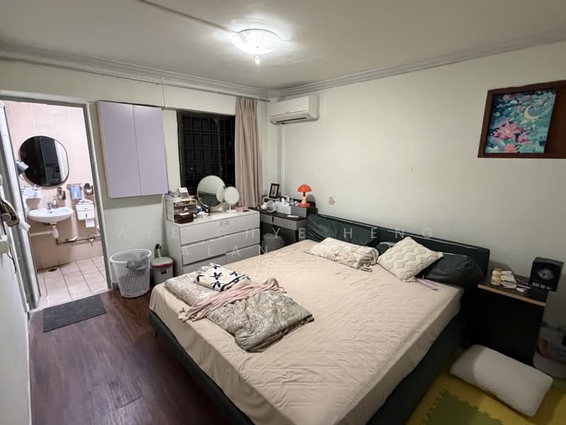 211 Jurong East Street 21, 211 Jurong East Street 21, 3 Bedrooms, 1,011 sqft, HDB Flat For Sale, by Wee Chye Heng (Alan Wee), 500176906 - Bedroom - PropertyGuru.com.sg