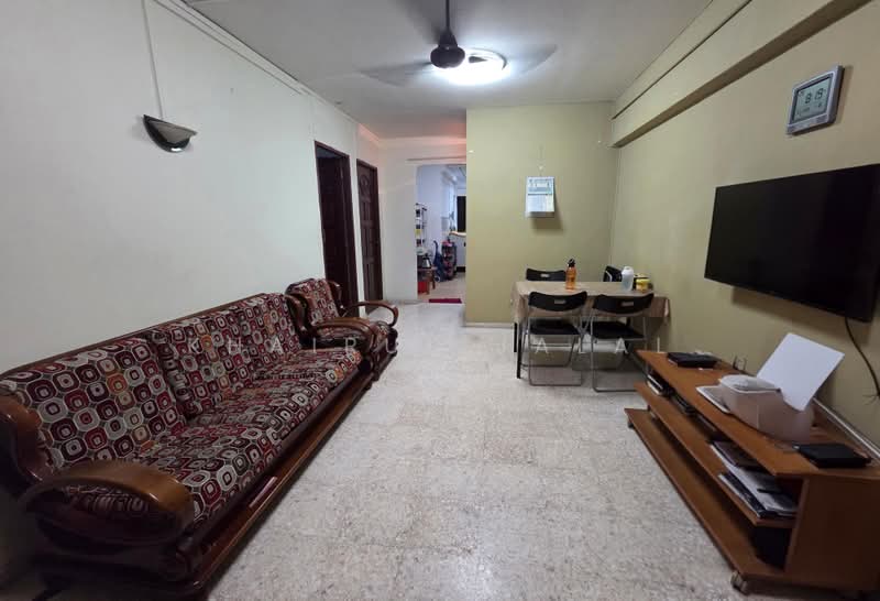 237 Tampines Street 21, 237 Tampines Street 21, 2 Bedrooms, 785 sqft, HDB Flat For Sale, by Khairul Jalal, 500176910 - Living Room - PropertyGuru.com.sg