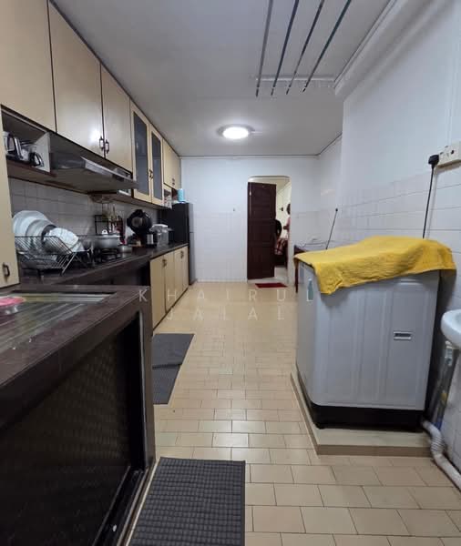 237 Tampines Street 21, 237 Tampines Street 21, 2 Bedrooms, 785 sqft, HDB Flat For Sale, by Khairul Jalal, 500176910 - Kitchen - PropertyGuru.com.sg
