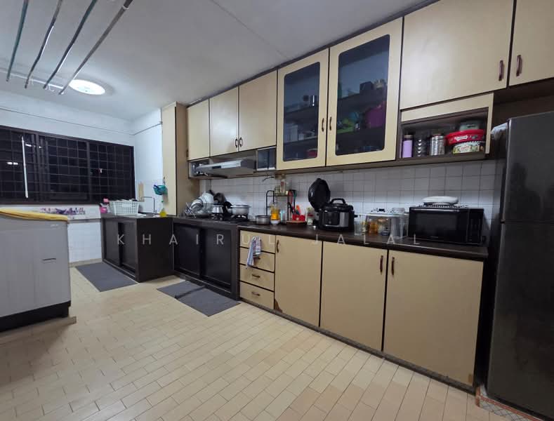 237 Tampines Street 21, 237 Tampines Street 21, 2 Bedrooms, 785 sqft, HDB Flat For Sale, by Khairul Jalal, 500176910 - Kitchen - PropertyGuru.com.sg