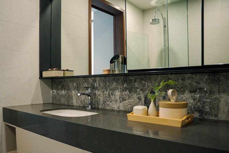 Parksuites, 18 Holland Grove Road, 2 Bedrooms, 786 sqft, Condominium For Sale, by Far East Organization, 500176923 - Bathroom - PropertyGuru.com.sg