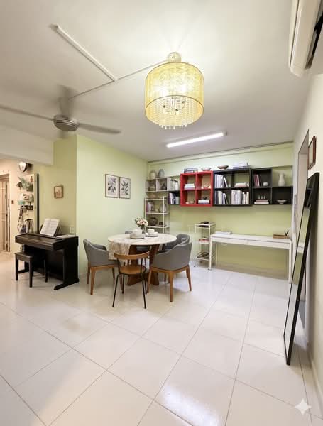 692B Choa Chu Kang Crescent, 692B Choa Chu Kang Crescent, 3 Bedrooms, 1,184 sqft, HDB Flat For Sale, by Benedict Lim Kim Heng, 500176928 - Living Room - PropertyGuru.com.sg