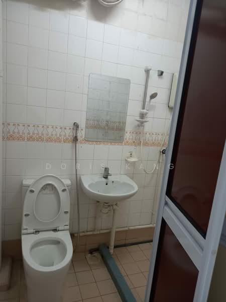 822 Jurong West Street 81, 822 Jurong West Street 81, Room Rental, 200 sqft, HDB Flat For Rent, by Doris Kang, 500176932 - Bathroom - PropertyGuru.com.sg