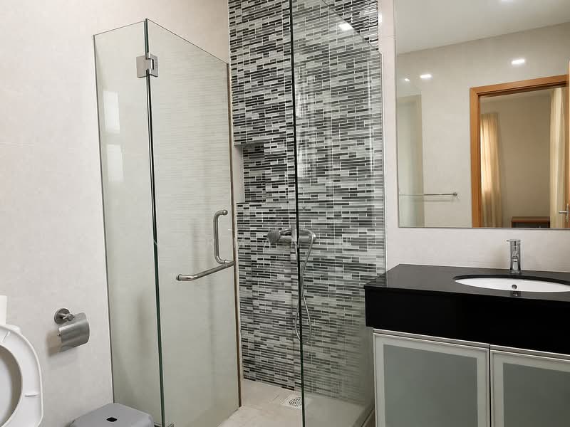 Seletar Hills Estate, Seletar Hills Drive, 5 Bedrooms, 3,562 sqft, Semi-Detached House For Sale, by Norman Neo, 500176934 - Bathroom -spacious and airy - PropertyGuru.com.sg