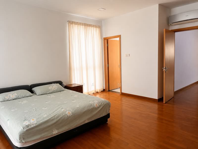Seletar Hills Estate, Seletar Hills Drive, 5 Bedrooms, 3,562 sqft, Semi-Detached House For Sale, by Norman Neo, 500176934 - Bedroom - big enough for 3 queen size - PropertyGuru.com.sg