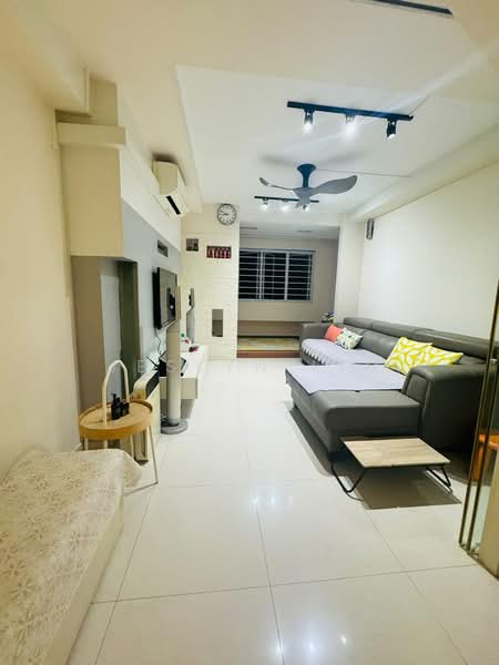 788 Woodlands Avenue 6, 788 Woodlands Avenue 6, 3 Bedrooms, 1,518 sqft, HDB Flat For Sale, by Jeslyn Lim, 500176935 - Living Room - PropertyGuru.com.sg