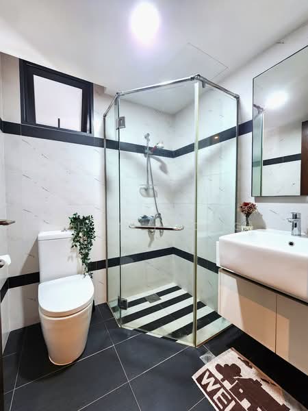 Symphony Suites, 11 Yishun Close, 3 Bedrooms, 915 sqft, Condominium For Sale, by Shon Foong, 500176949 - Bathroom - PropertyGuru.com.sg