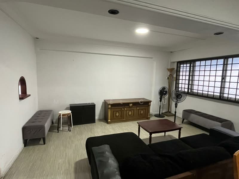 406 Choa Chu Kang Avenue 3, 406 Choa Chu Kang Avenue 3, 3 Bedrooms, 1,000 sqft, HDB Flat For Rent, by Michael Chua, 500176954 - Living Room - PropertyGuru.com.sg