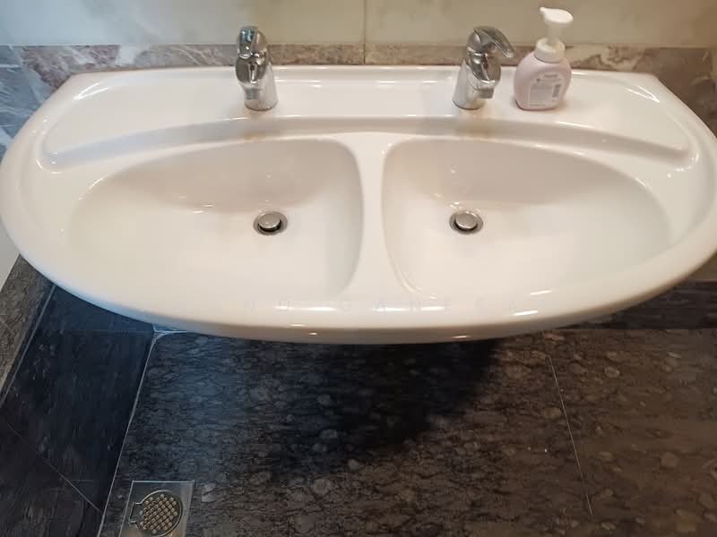 Riverside 48, 48 Robertson Quay, 1 Bedroom, 840 sqft, Apartment For Rent, by Anand Ganesan, 500176967 - Bathroom - PropertyGuru.com.sg