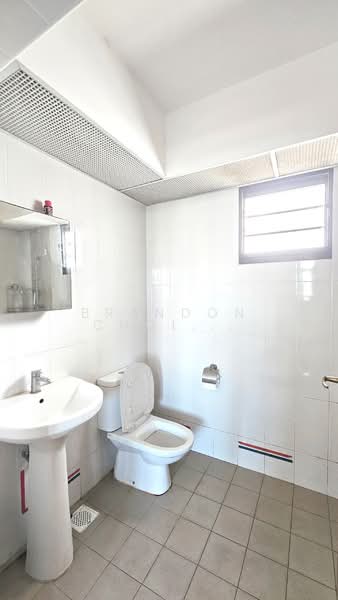 418C Fernvale Link, 418C Fernvale Link, 3 Bedrooms, 1,012 sqft, HDB Flat For Sale, by Brandon Choi Yong Suk, 500176982 - Bathroom - PropertyGuru.com.sg