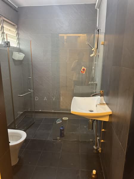 228 Bishan Street 23, 228 Bishan Street 23, 3 Bedrooms, 1,105 sqft, HDB Flat For Rent, by Dave Neo, 500176987 - Bathroom - PropertyGuru.com.sg