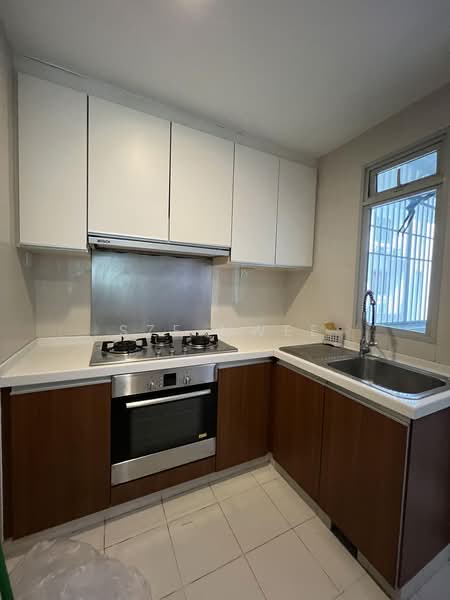 The Raintree, 97 Bukit Drive, 3 Bedrooms, 1,313 sqft, Condominium For Rent, by Sze Hwee, 500176988 - Kitchen - PropertyGuru.com.sg