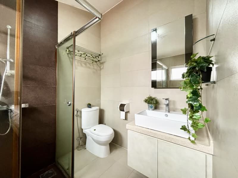Terrace House near Lentor MRT, Lentor Road, Lentor Loop, Lentor Grove, Lentor Terrace,, 4 Bedrooms, 1,800 sqft, Terraced House For Rent, by Jason Chan, 500177000 - Bathroom - PropertyGuru.com.sg