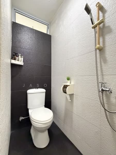 Terrace House near Lentor MRT, Lentor Road, Lentor Loop, Lentor Grove, Lentor Terrace,, 4 Bedrooms, 1,800 sqft, Terraced House For Rent, by Jason Chan, 500177000 - Bathroom - PropertyGuru.com.sg