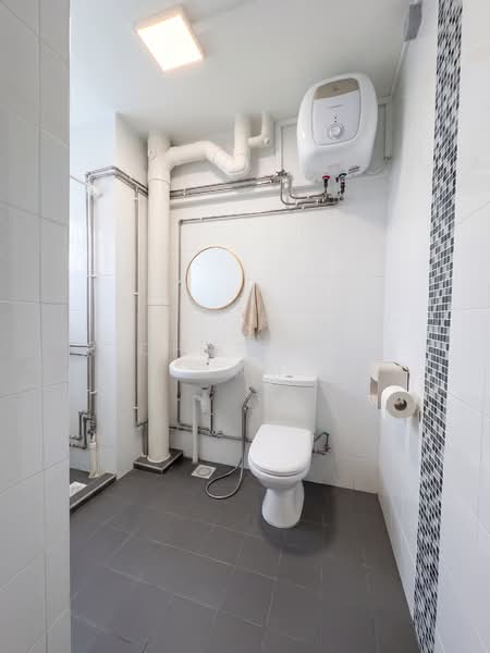 522 Hougang Avenue 6, 522 Hougang Avenue 6, 9 Bedrooms, 1,561 sqft, HDB Flat For Sale, by Richard Tan 陈顺明, 500177001 - Bathroom - PropertyGuru.com.sg