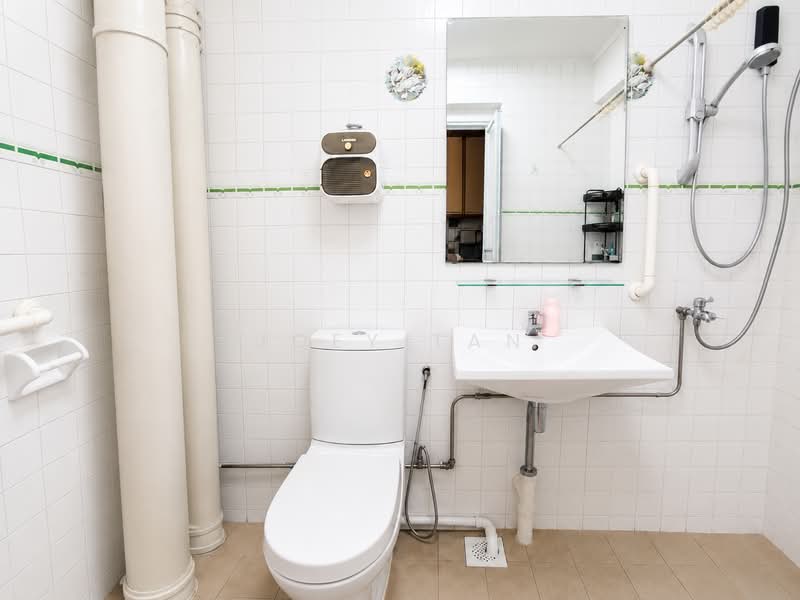 128 Bishan Street 12, 128 Bishan Street 12, 3 Bedrooms, 1,302 sqft, HDB Flat For Sale, by Joey Tan, 500177006 - Bathroom - PropertyGuru.com.sg