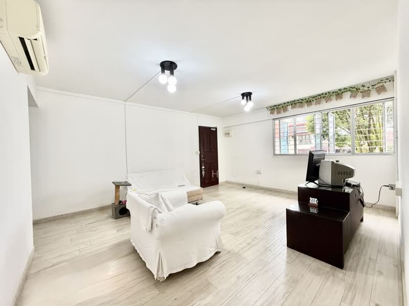 23 Saint George's Road, 23 Saint George's Road, 3 Bedrooms, 980 sqft, HDB Flat For Sale, by SY Chua, 500177007 - Living Room - PropertyGuru.com.sg
