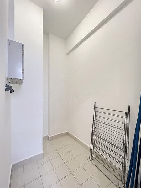 Heritage View, 10 Dover Rise, 2 Bedrooms, 969 sqft, Condominium For Rent, by Nicole Lim, 500177014 - Utility Room - PropertyGuru.com.sg