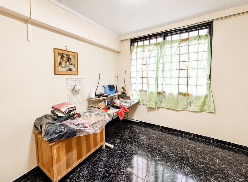 215 Petir Road, 215 Petir Road, 4 Bedrooms, 1,378 sqft, HDB Flat For Sale, by Yong Jia, 500177018 - Study - PropertyGuru.com.sg