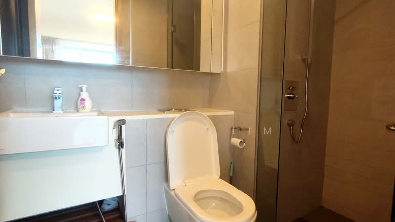 Eight Riversuites, 10 Whampoa East, 2 Bedrooms, 700 sqft, Condominium For Rent, by Dennis Lim, 500177020 - Bathroom - PropertyGuru.com.sg
