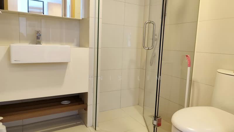 Eight Riversuites, 10 Whampoa East, 2 Bedrooms, 700 sqft, Condominium For Rent, by Dennis Lim, 500177020 - Bathroom - PropertyGuru.com.sg