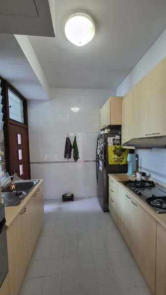 Parc Oasis, 39 Jurong East Avenue 1, 2 Bedrooms, 1,076 sqft, Condominium For Rent, by Jeff Oh, 500177026 - Kitchen - PropertyGuru.com.sg