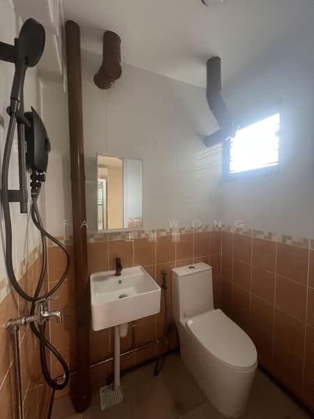706 Clementi West Street 2, 706 Clementi West Street 2, Room Rental, 130 sqft, HDB Flat For Rent, by Faith Wong 王蕙蕙, 500177027 - Bathroom - PropertyGuru.com.sg