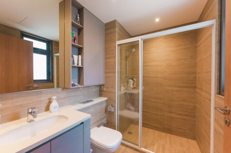 Rivercove Residences EC, 20 Anchorvale Ln, 3 Bedrooms, 1,076 sqft, Condominium For Sale, by Ron Lim, 500177029 - Bathroom - PropertyGuru.com.sg