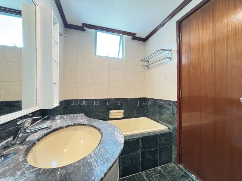 Springdale Condo, 51 Hindhede Walk, 3 Bedrooms, 1,130 sqft, Condominium For Sale, by James Tay, 500177035 - Bathroom - PropertyGuru.com.sg