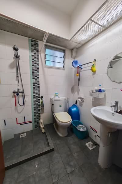 612B Punggol Drive, 612B Punggol Drive, 3 Bedrooms, 1,001 sqft, HDB Flat For Sale, by Winnie Xu, 500177047 - Bathroom - PropertyGuru.com.sg