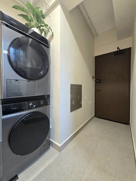 Palm Gardens, 2A Hong San Walk, 2 Bedrooms, 958 sqft, Condominium For Sale, by Taufik Batisah, 500177049 - Interior - PropertyGuru.com.sg