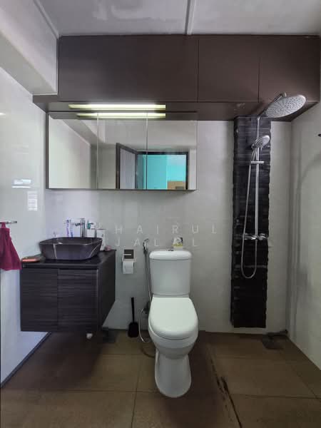 144 Rivervale Drive, 144 Rivervale Drive, 3 Bedrooms, 1,248 sqft, HDB Flat For Sale, by Khairul Jalal, 500177057 - Bathroom - PropertyGuru.com.sg