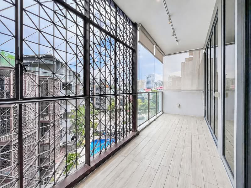 Mon Jervois, 41 Jervois Road, 3 Bedrooms, 1,475 sqft, Condominium For Sale, by Sherry Tang (邓民洁), 500177068 - Balcony - PropertyGuru.com.sg