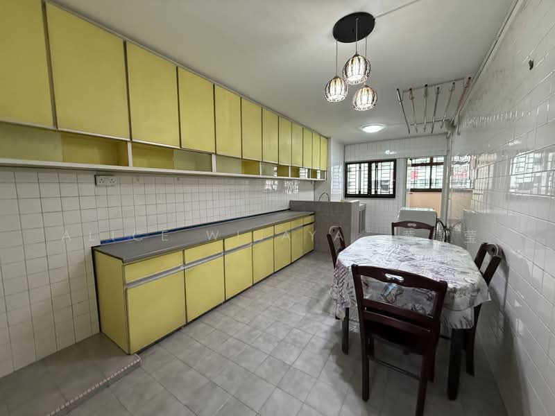 321 Ang Mo Kio Avenue 1, 321 Ang Mo Kio Avenue 1, 3 Bedrooms, 1,054 sqft, HDB Flat For Sale, by Alice Wijaya 黄雪莹, 500177072 - Kitchen - PropertyGuru.com.sg